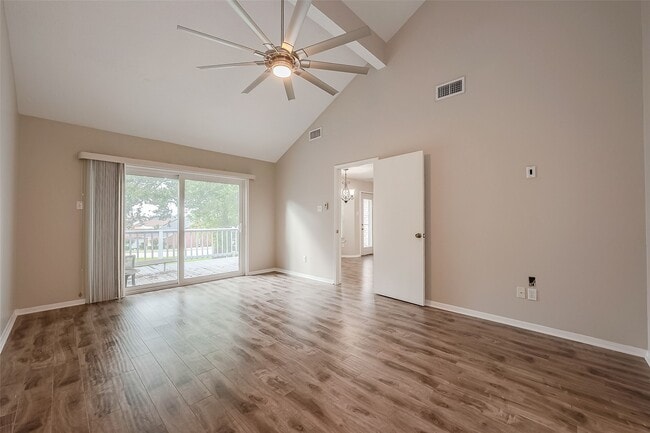 Building Photo - 131 Cove Cir