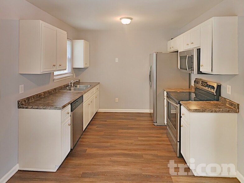 Building Photo - 201 Trowbridge Rd