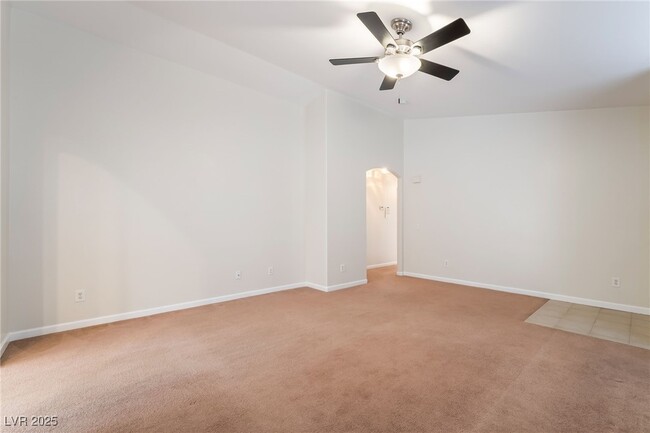Building Photo - 11073 Vallerosa St