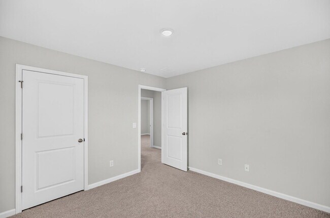 Building Photo - 129 Holly Leaf Ln