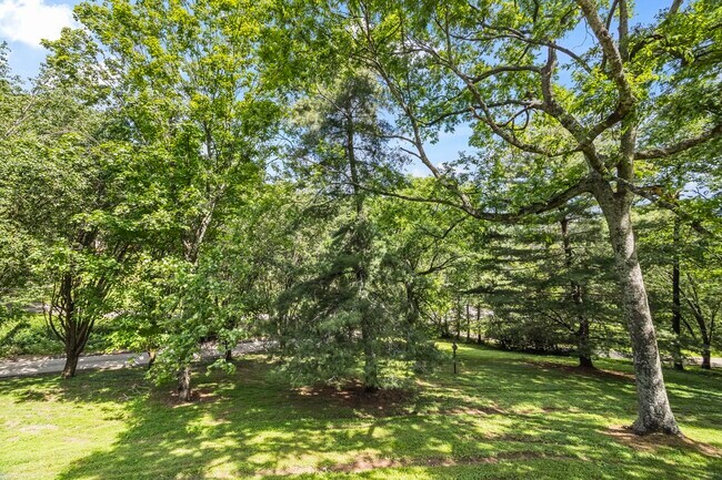 Building Photo - 5353 Green Valley Ct