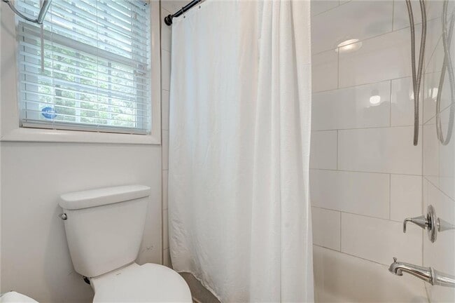Building Photo - 2955 Delcourt Dr