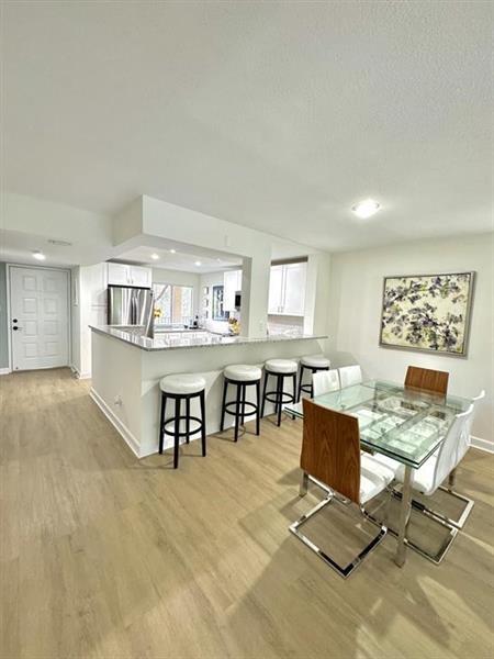 Building Photo - 2208 S Cypress Bend Dr