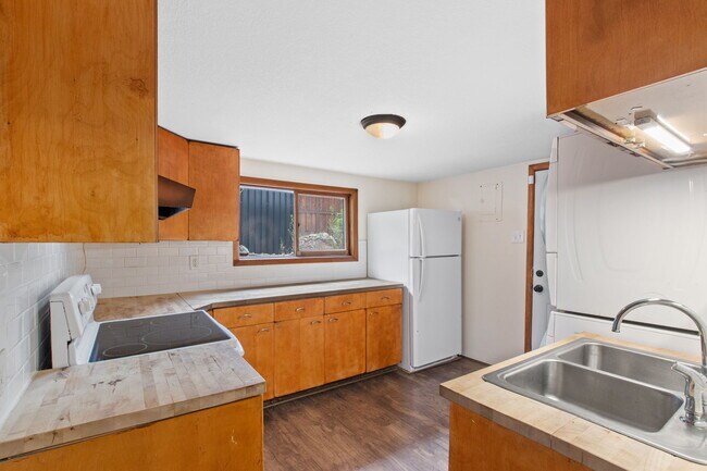 Building Photo - 807 Shoshone Pl