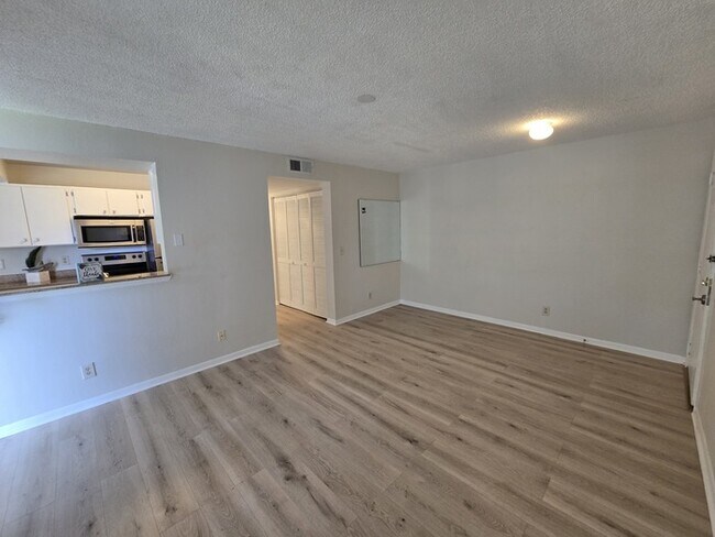 Building Photo - Charming 1 Bed 1 Bath in I District of Orl...