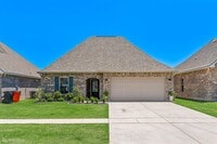 Building Photo - Beautiful 3 bedroom/2 bathroom in Willow Heights