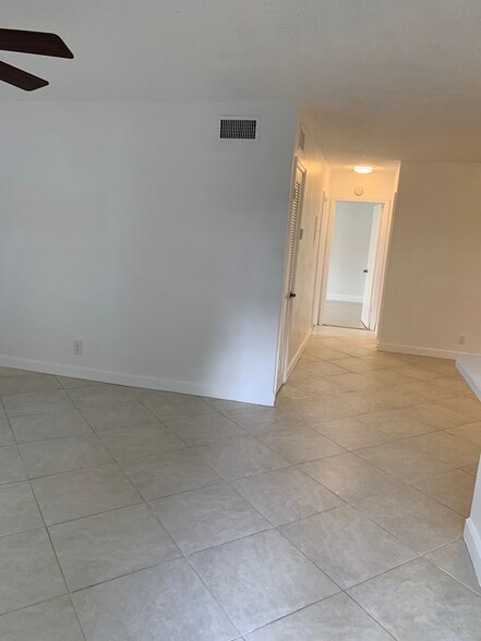 Building Photo - 1301 NW 12th Ave