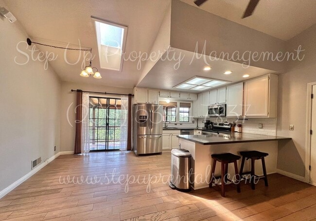 Building Photo - Cedar Ridge 3BR/3BA – Modern Amenities in ...