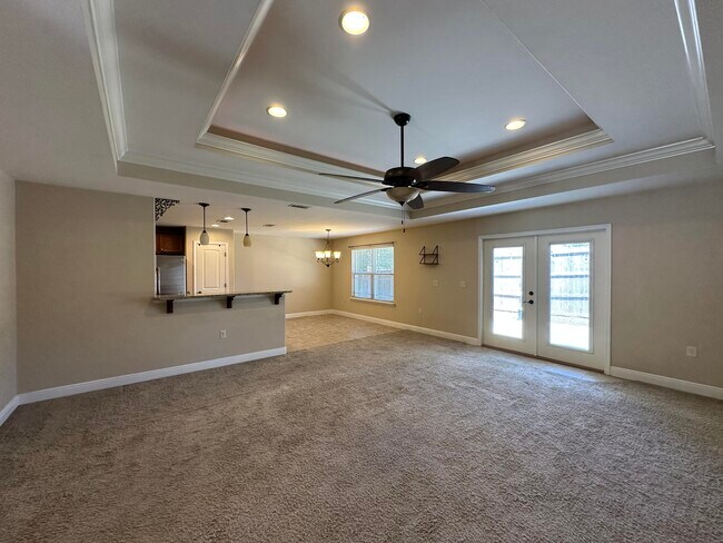 Building Photo - 516 Grand Ridge Dr