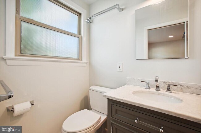 Building Photo - 8509 Cyrus Pl
