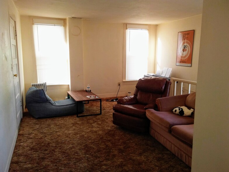 Bonus living room on second floor - 500 NW 16th St