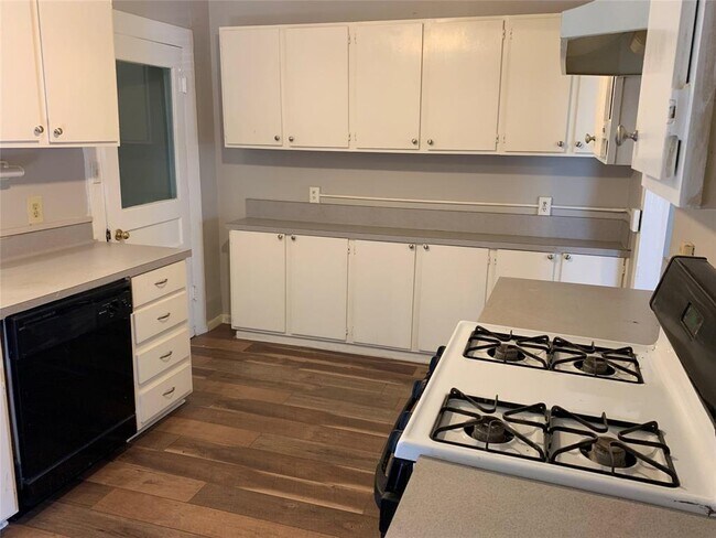 Building Photo - 416 Shaw St