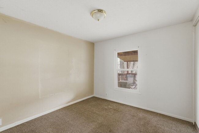 Building Photo - Swan Street Triplex