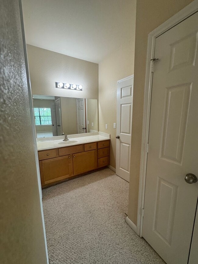 Building Photo - GREAT LOCATION NEAR MEDICAL & USAA | 3 BED...