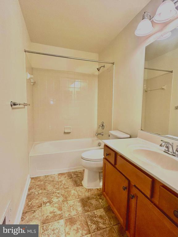 Building Photo - 3565 Eagle Ridge Dr
