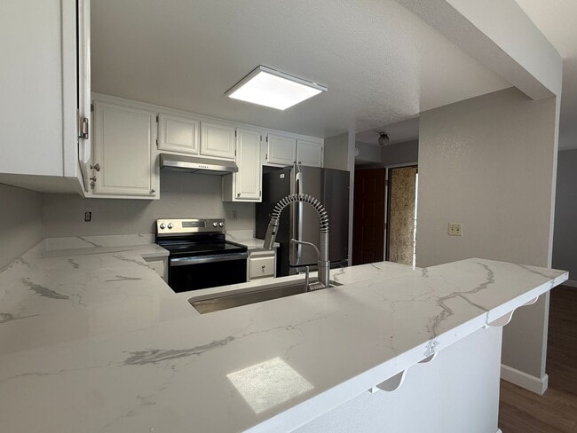 Building Photo - Bright & Remodeled 3 Bedroom 2.5 Bath Home in North San Jose