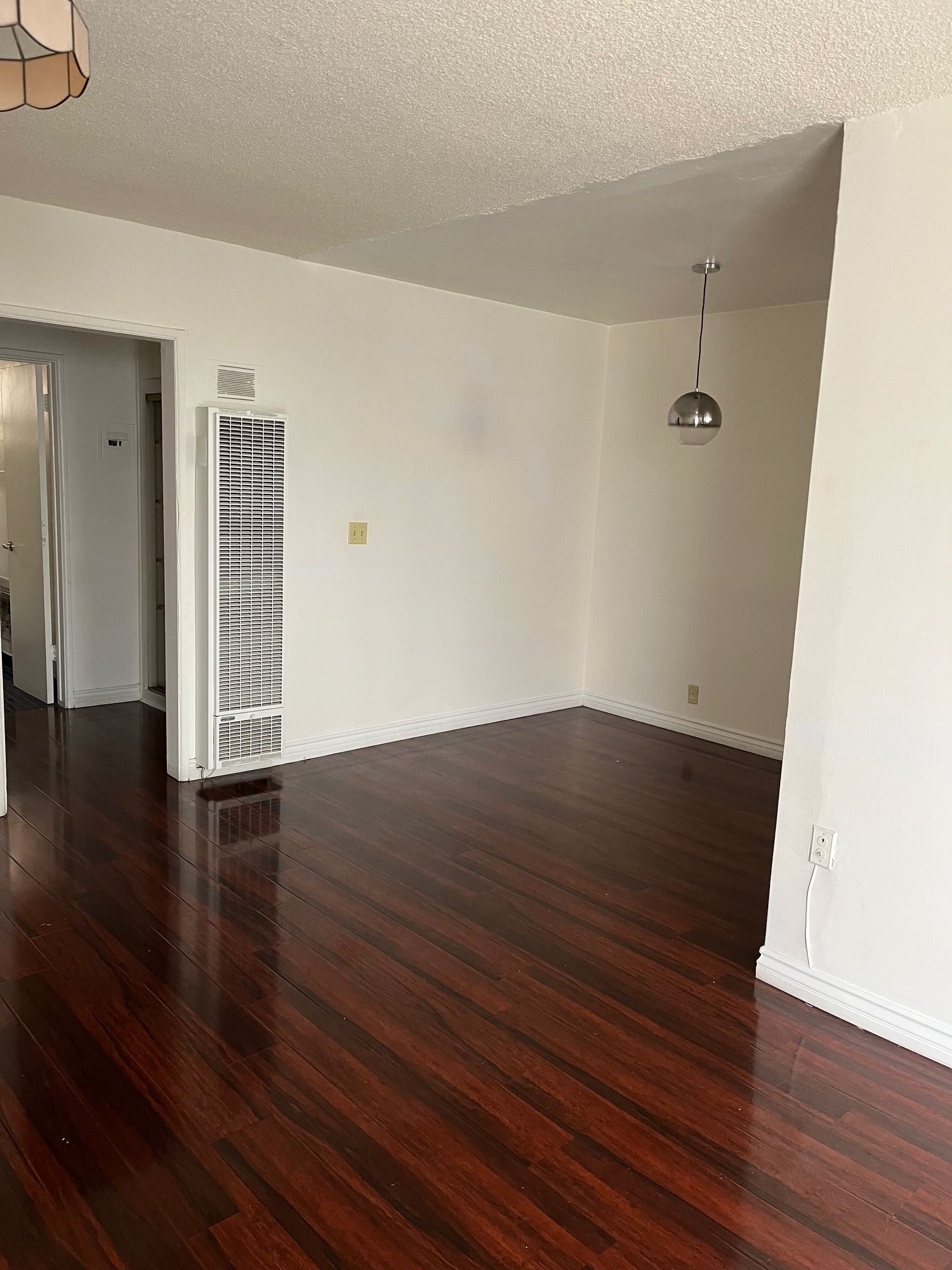 Building Photo - 827 N Hudson Ave