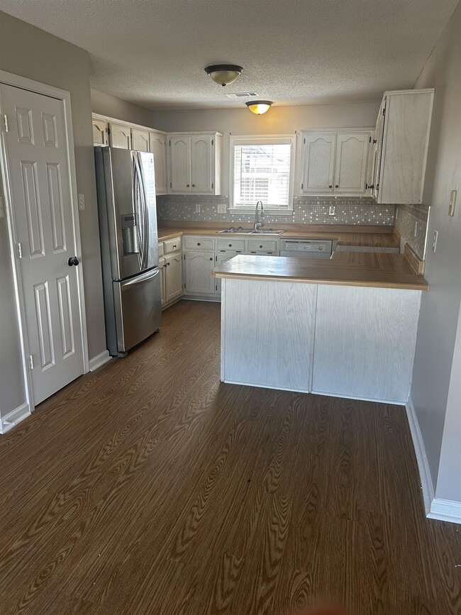 Building Photo - 125 Janis Marie Cove