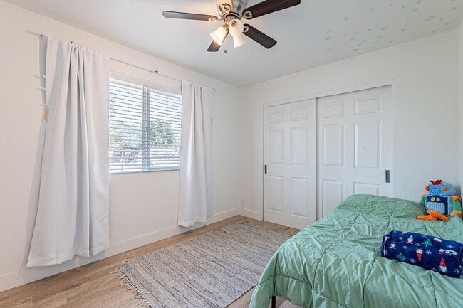 Building Photo - 651 E Kael Cir