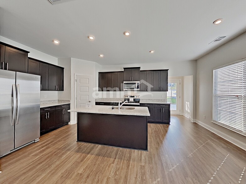 Building Photo - 5325 Tupelo St