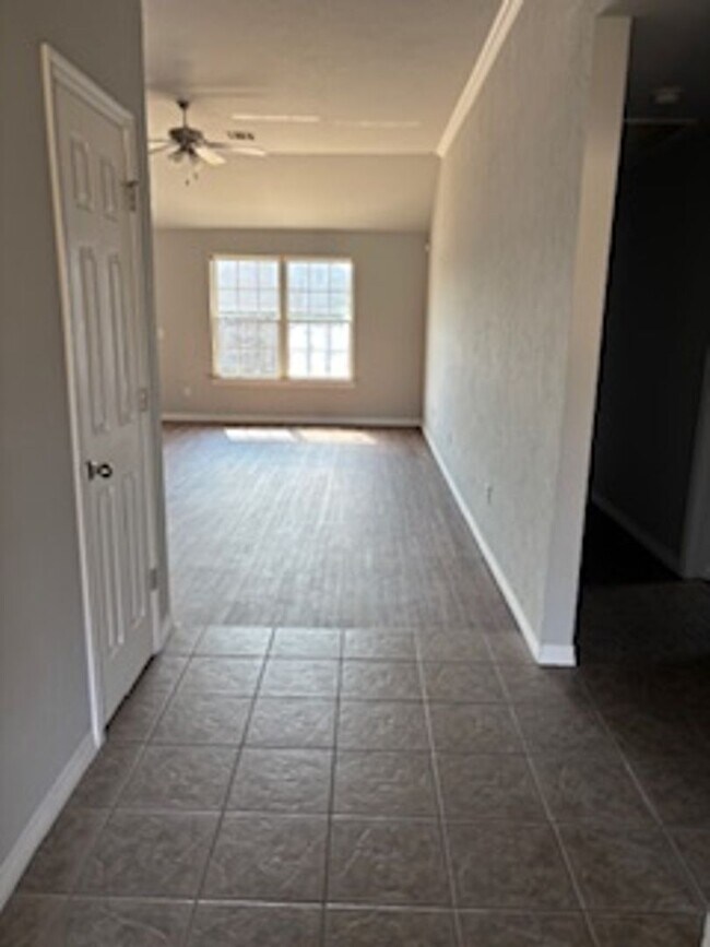 Building Photo - 4013 Red Apple Terrace