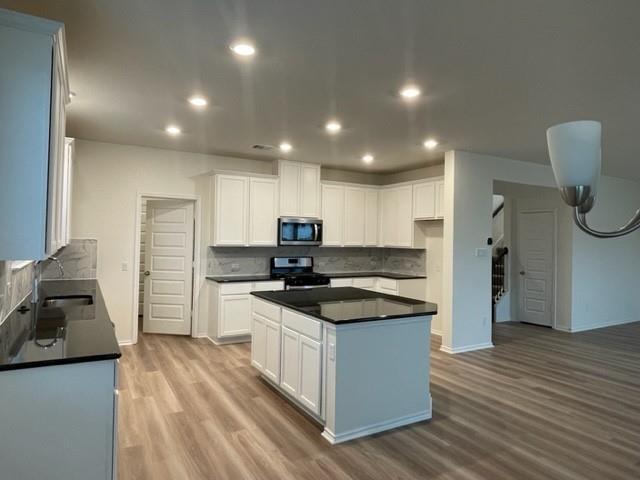 Building Photo - 4519 Avellino Dr