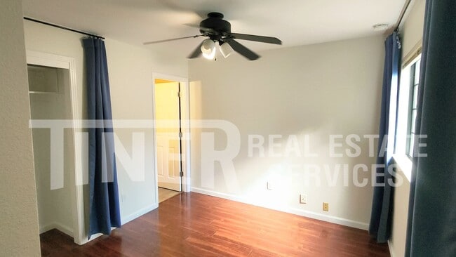 Building Photo - 413 Unity Ct