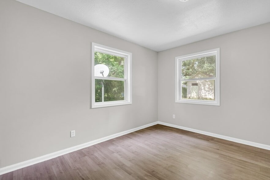 Building Photo - 134 Poplar St