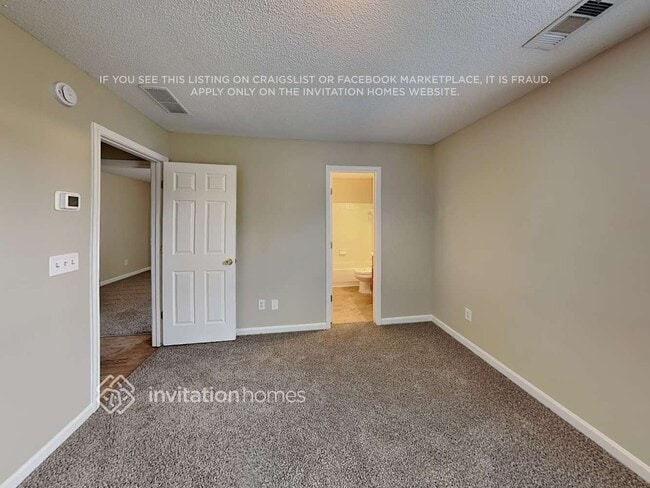 Building Photo - 1609 Heyford Cir NW