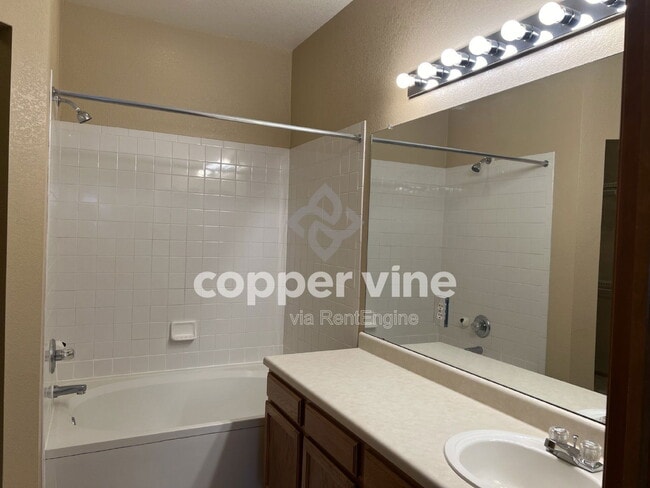 Building Photo - 6337 Cole Ln