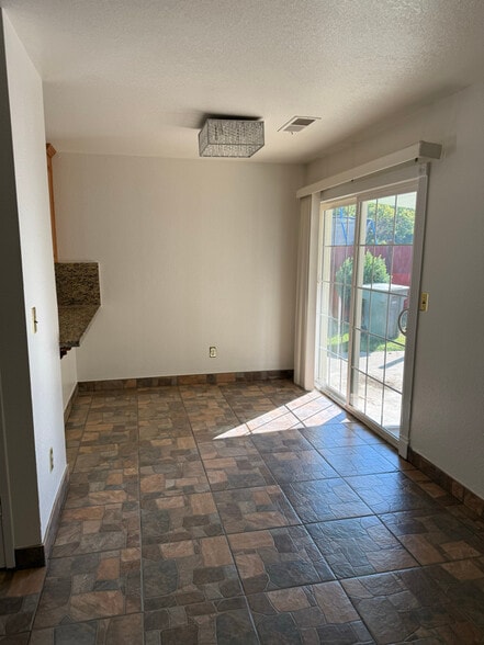 Building Photo - 1842 Heritage Dr