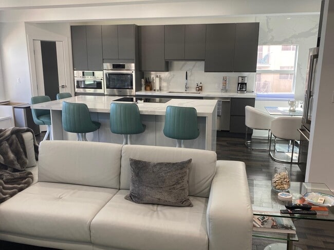 Building Photo - 3520 S Ocean Blvd