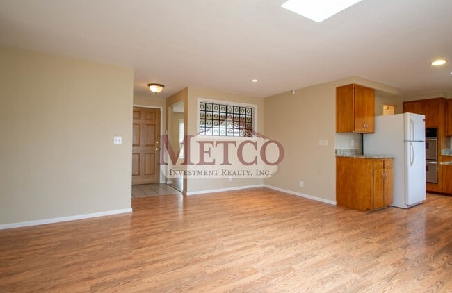 Building Photo - 07802