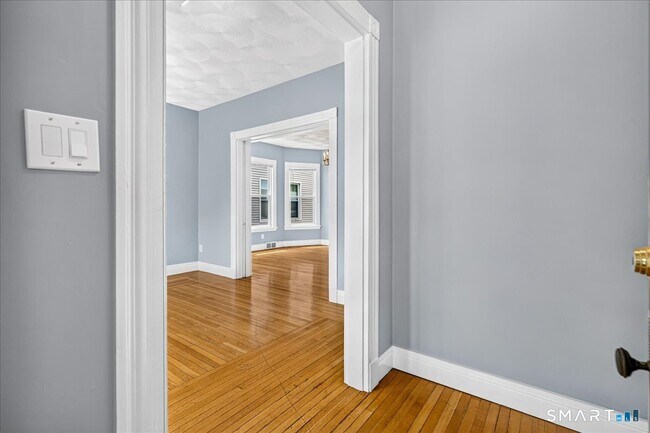 Building Photo - 172 Ellsworth Ave