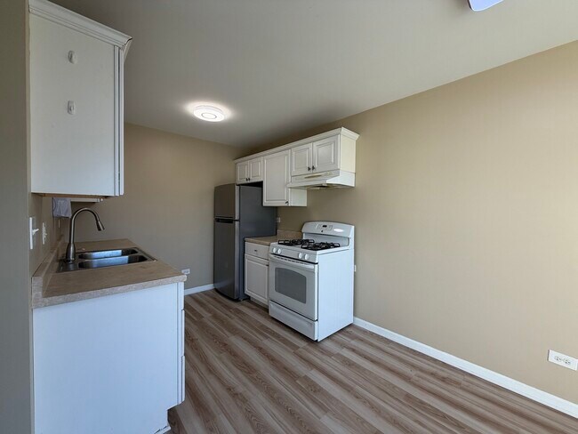 Building Photo - 1311 Fall Ct