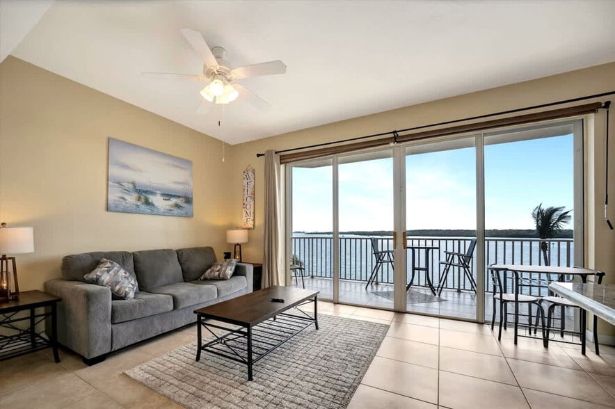 Building Photo - 8800 Bay Pines Blvd
