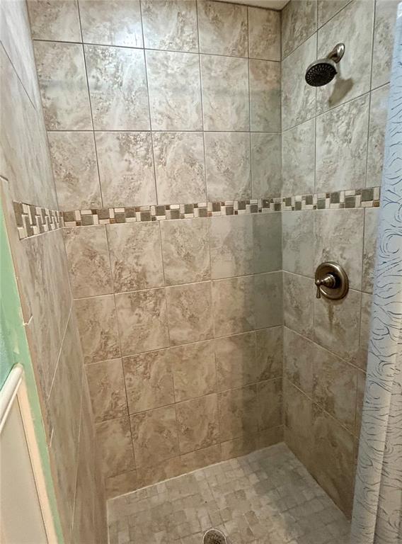 Building Photo - 5541 Bayou Grande Blvd NE