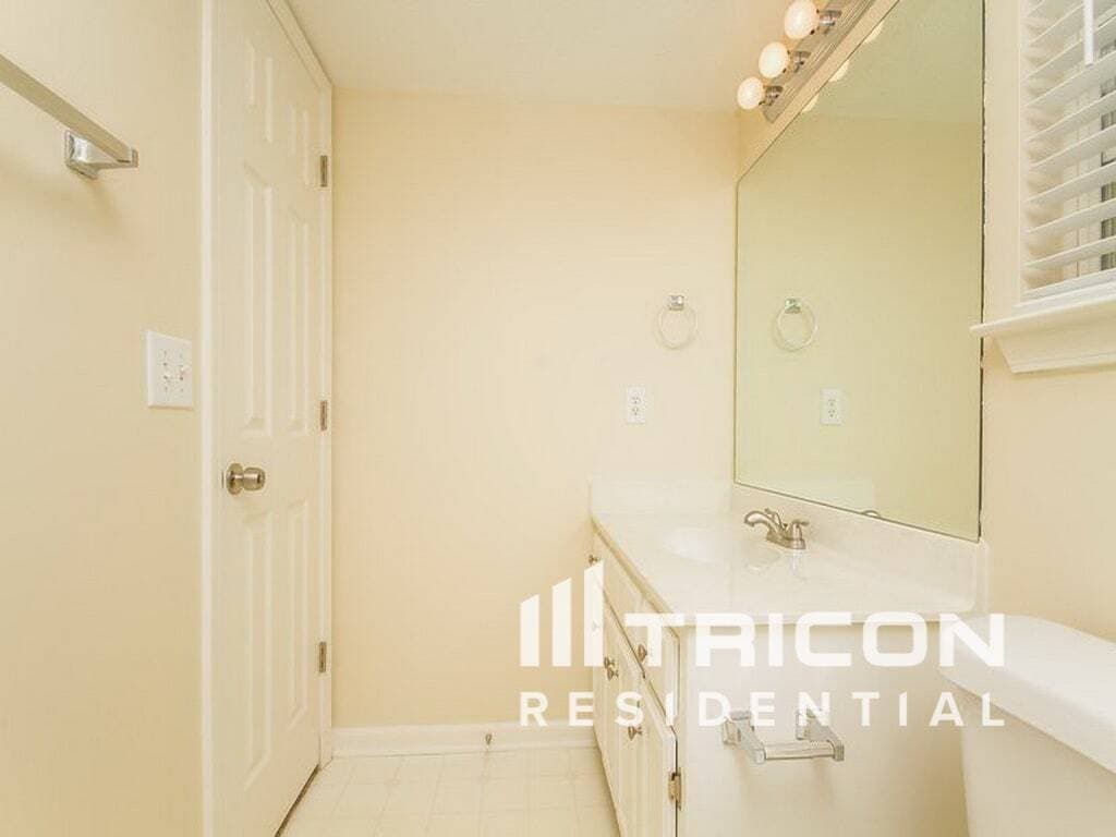 Building Photo - 3204 W Yorkshire Ct