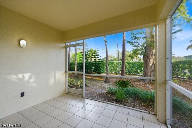 Building Photo - 9570 Crescent Garden Dr