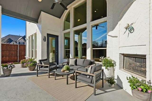 Building Photo - 741 Almeda Dr