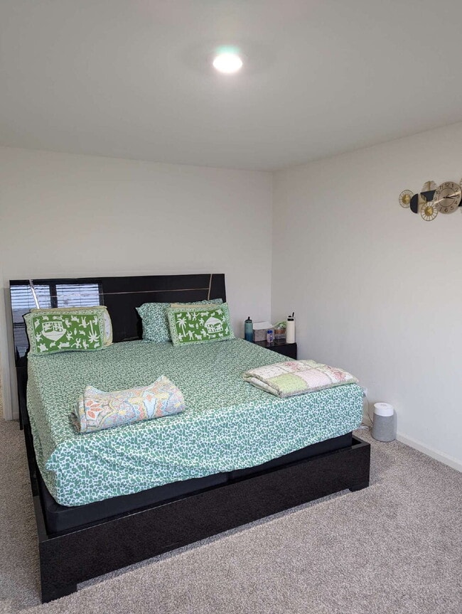 Building Photo - Spacious 4-Bedroom Modern Home with 3 Full Baths.