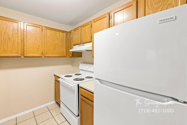 Building Photo - 3BD Condo in Gated Community  - Security Deposit Waiver Available