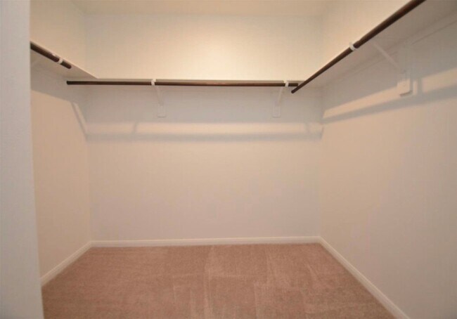 Building Photo - 16439 Big Hickory Dr