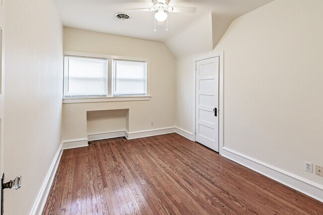 Building Photo - 2607 N Franklin St