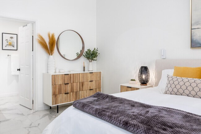 Building Photo - 117 Trento Cir