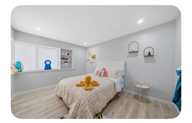 Building Photo - Fully Furnished Remodeled Home in Garden G...