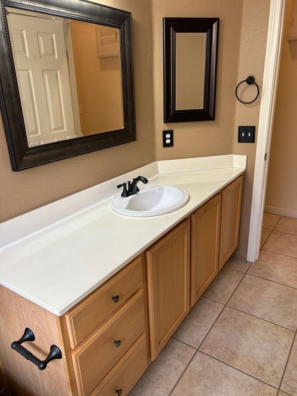 Building Photo - 5034 Singing Hills Dr