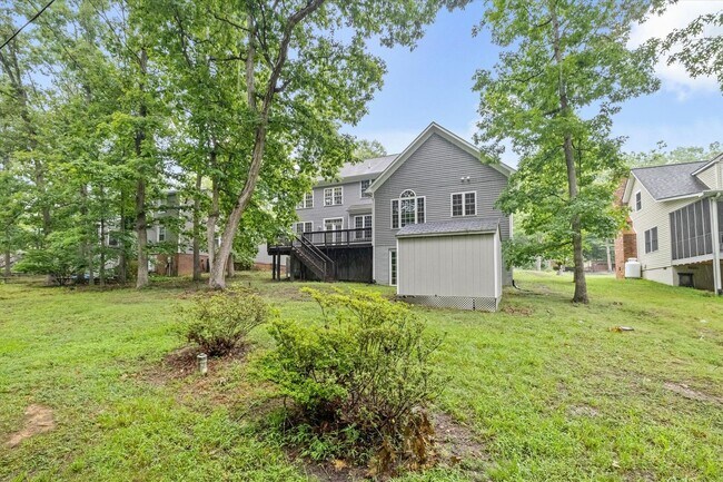 Building Photo - 4107 Lakeview Pkwy