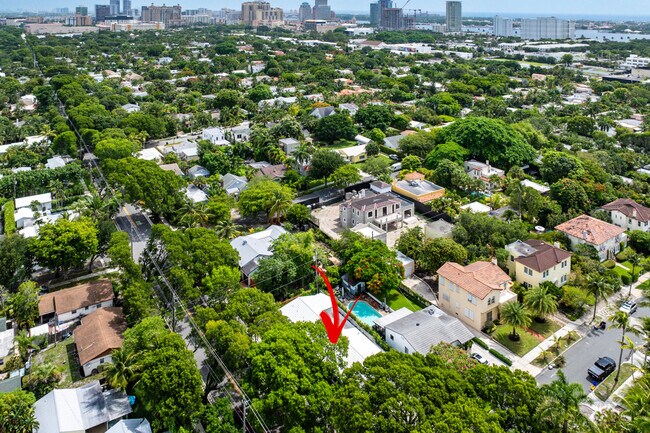 Building Photo - 2330 Lake Ave