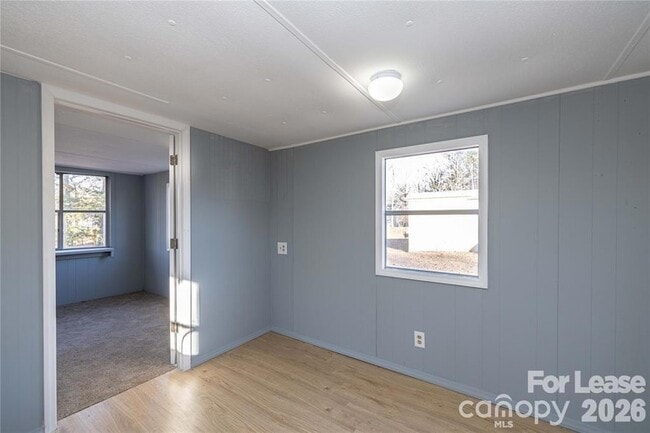 Building Photo - 126 Poe Dr